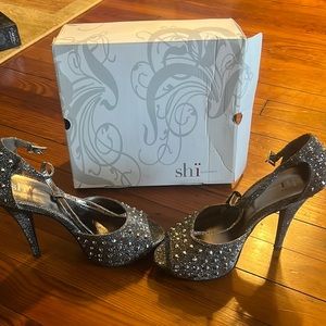 Jasper Pewter Heels with jewels